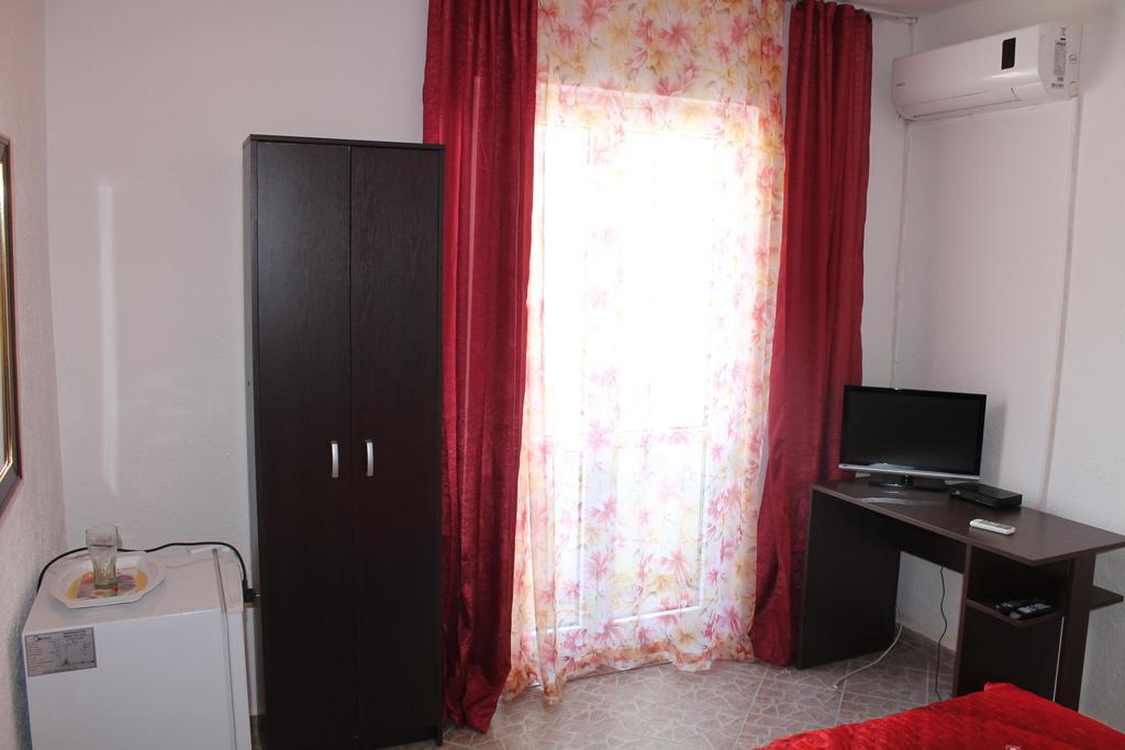 Rooms And Apartments Milana Бар Екстер'єр фото