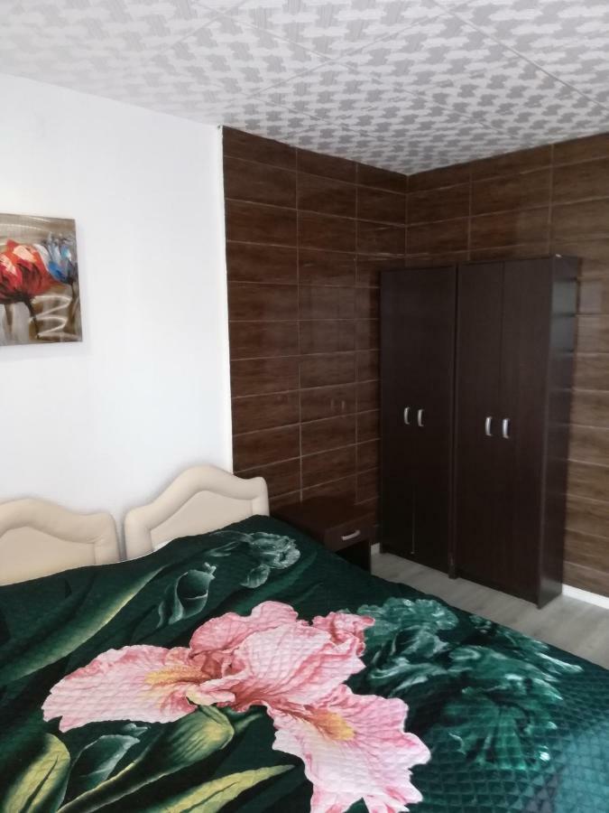 Rooms And Apartments Milana Бар Екстер'єр фото